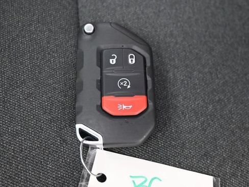 Used 2024 Jeep Wrangler Unlimited Rubicon AWD/4WD image 27