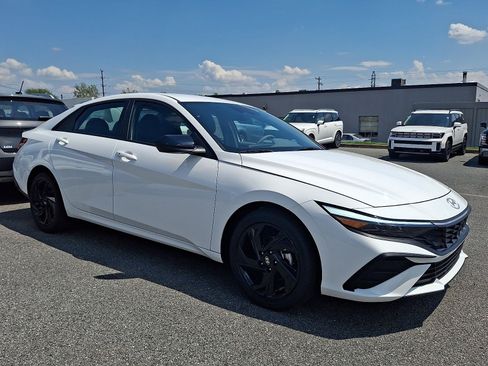 New 2026 Hyundai Elantra Sport FWD image 2