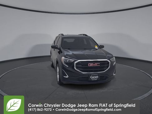 Used 2018 GMC Terrain SLE w/ Driver Convenience Package FWD image 4