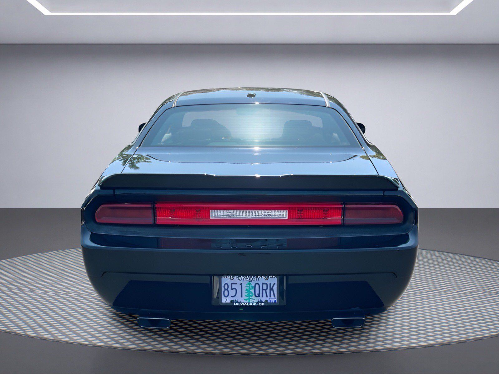 Used 2013 Dodge Challenger SXT RWD image 5