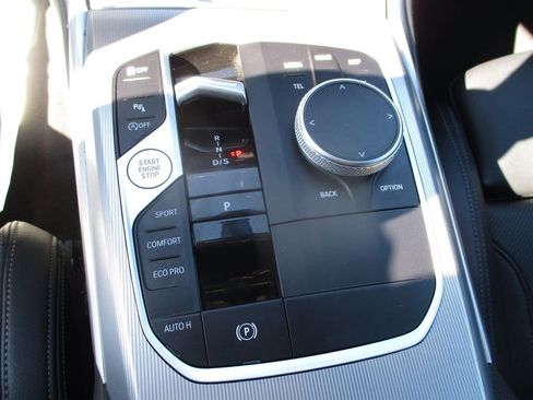 Used 2024 BMW 330i Sedan w/ Convenience Package image 19