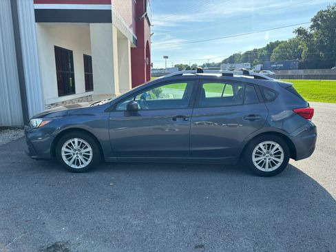 Used 2017 Subaru Impreza 2.0i Premium AWD/4WD image 3