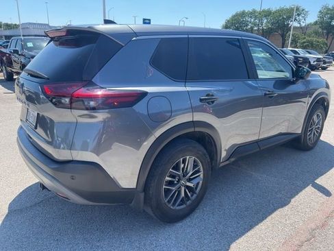 Used 2023 Nissan Rogue S FWD image 3