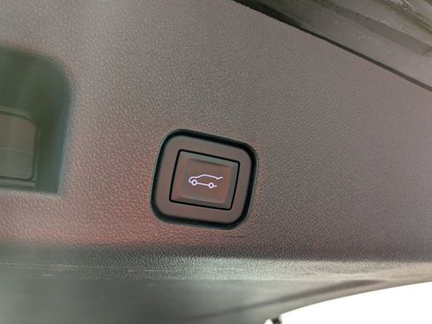 Certified 2025 GMC Acadia Elevation image 11