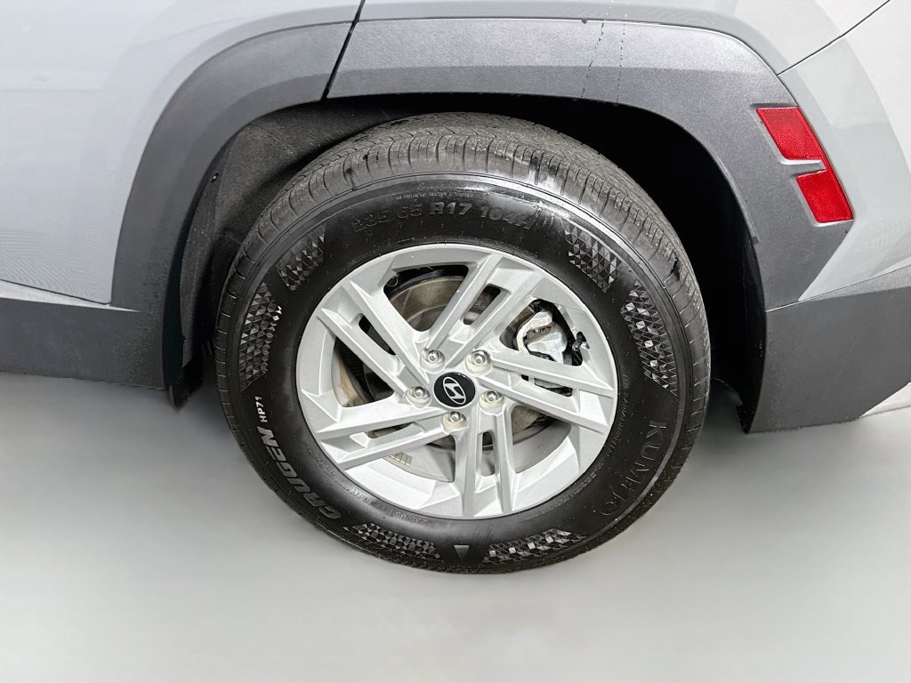 Used 2025 Hyundai Tucson SE FWD image 35
