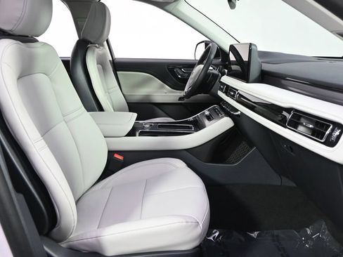New 2026 Lincoln Aviator AWD image 16