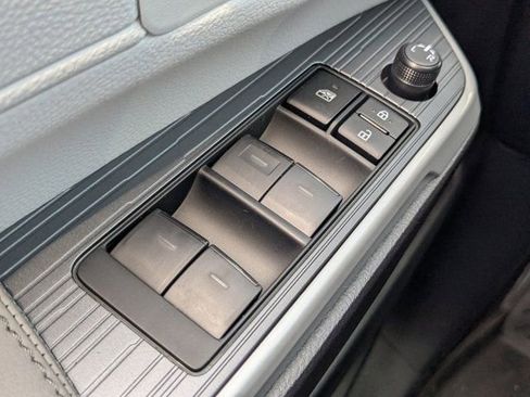 New 2026 Toyota Sienna XLE image 23