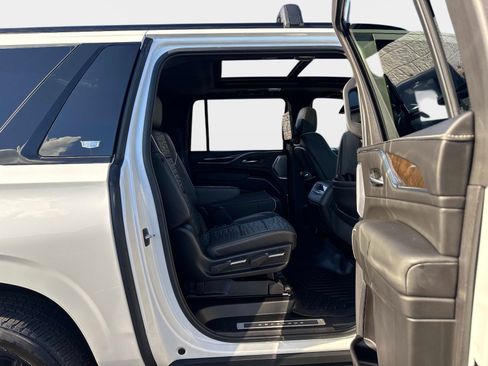 Used 2024 Cadillac Escalade ESV Sport Platinum w/ LPO, ONYX Package image 14