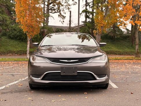 Used 2015 Chrysler 200 Limited image 8