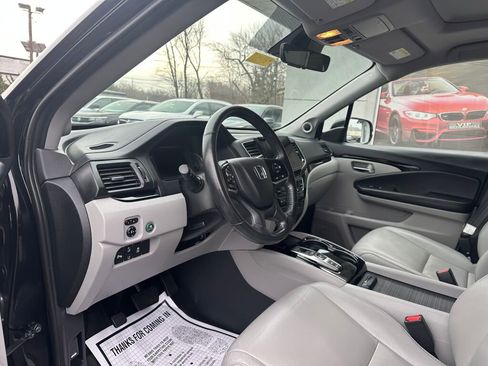 Used 2019 Honda Pilot Touring image 12