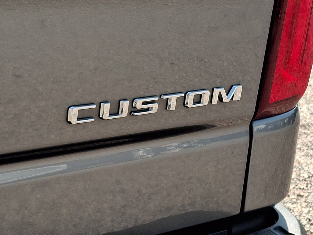 Used 2020 Chevrolet Silverado 1500 Custom w/ Custom Value Package AWD/4WD image 30