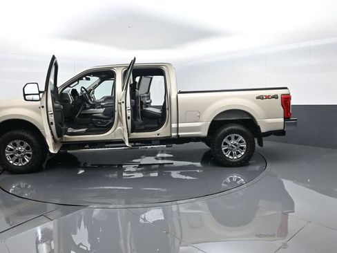 Used 2018 Ford F250 Lariat w/ Lariat Ultimate Package AWD/4WD image 31