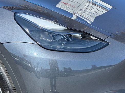 Used 2023 Tesla Model Y Long Range AWD/4WD image 10