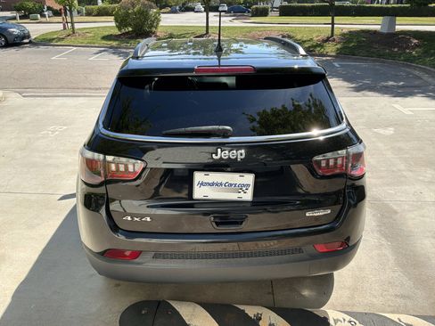 Used 2019 Jeep Compass Latitude w/ Popular Equipment Group image 9