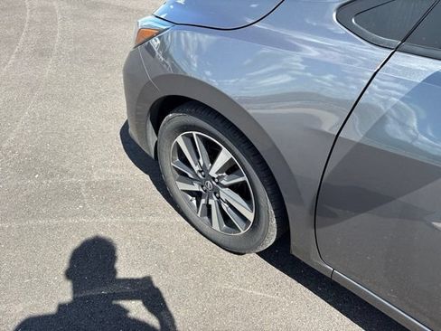 Used 2025 Nissan Versa SV FWD image 4