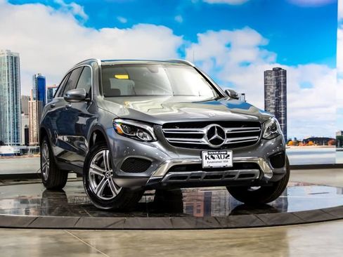 Used 2018 Mercedes-Benz GLC 300 4MATIC image 1