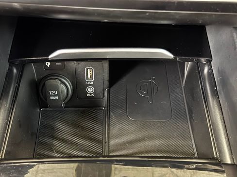 Used 2019 Kia Cadenza Technology image 36