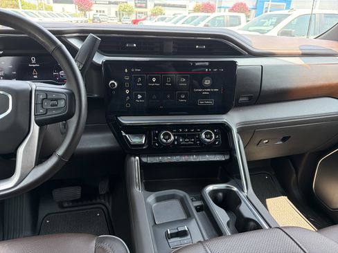 Used 2024 GMC Sierra 2500 Denali w/ Technology Package AWD/4WD image 31