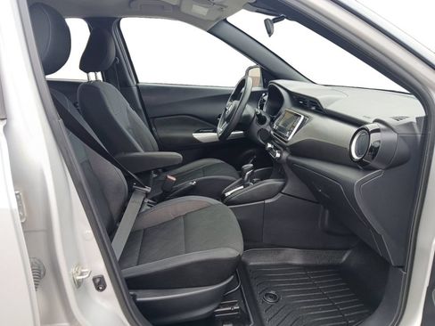 Used 2020 Nissan Kicks SV FWD image 15