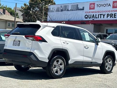 Used 2024 Toyota RAV4 XLE FWD image 4