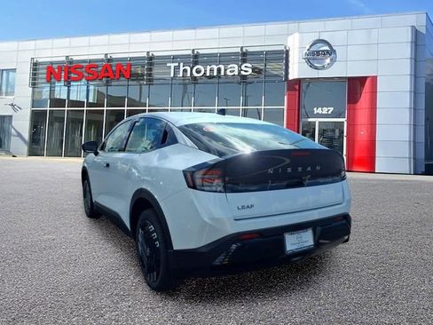 New 2026 Nissan Leaf FWD image 5