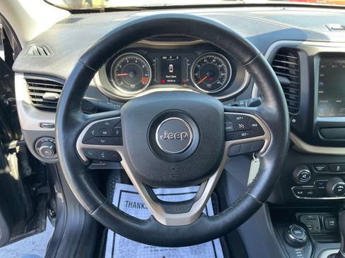 Used 2015 Jeep Cherokee Latitude w/ Cold Weather Group AWD/4WD image 14