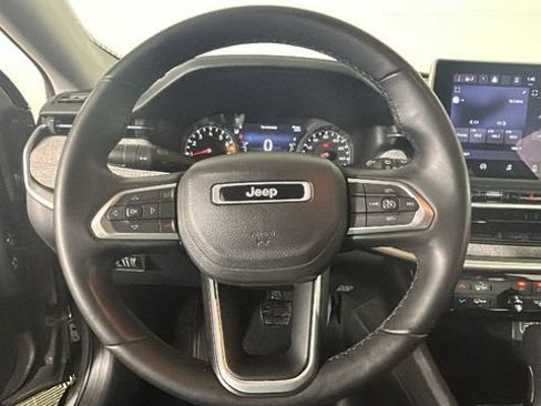 Used 2022 Jeep Compass Latitude AWD/4WD image 13