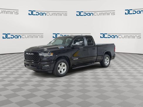 Used 2025 RAM 1500 Big Horn AWD/4WD image 4