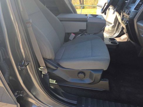 Used 2017 Ford F150 XLT RWD image 30