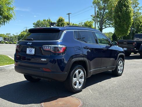 Used 2021 Jeep Compass Latitude w/ Driver Assistance Group AWD/4WD image 6