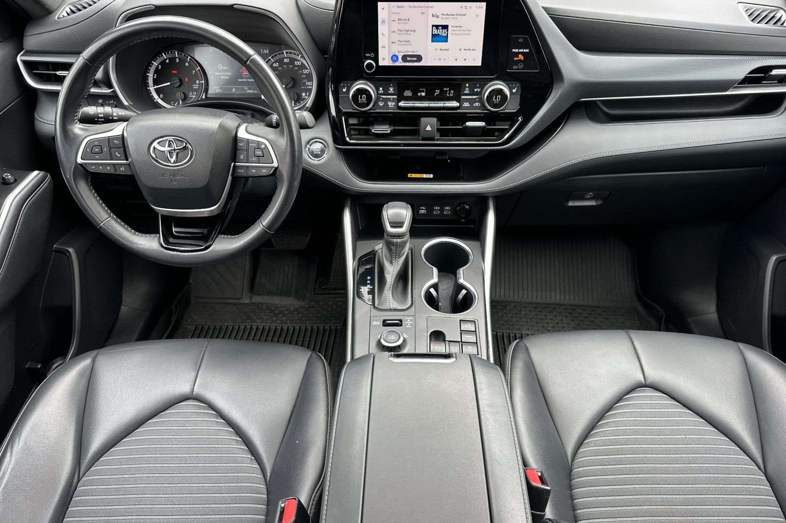Used 2023 Toyota Highlander XSE AWD/4WD image 15