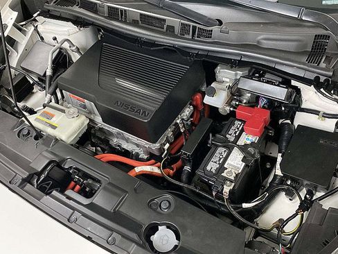 Used 2022 Nissan Leaf S image 13