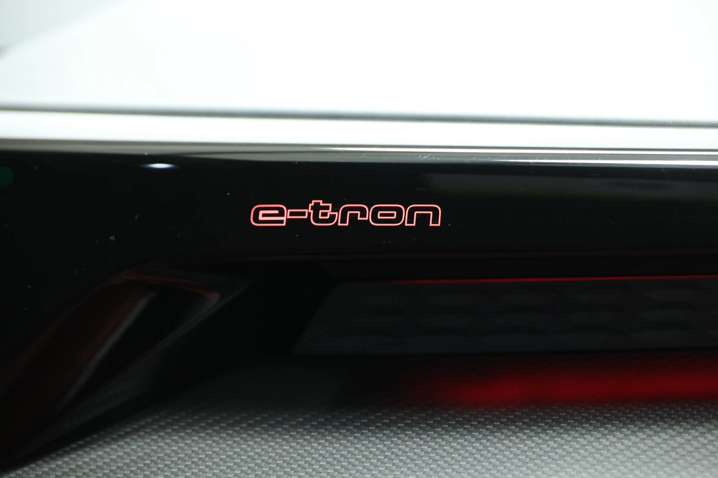 Used 2023 Audi RS e-tron GT w/ Carbon Performance Package AWD/4WD image 98