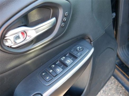 Used 2019 Jeep Cherokee Limited w/ Trailer Tow Group image 13