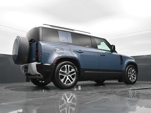 Used 2022 Land Rover Defender 110 SE AWD/4WD image 42