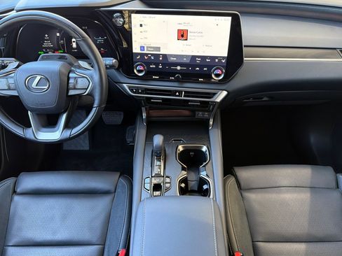 Used 2025 Lexus RX 450h AWD w/ Convenience Package image 17