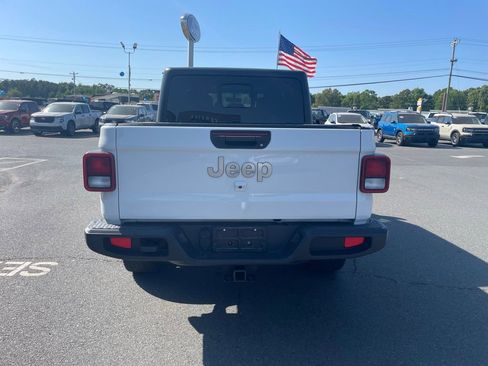 Used 2020 Jeep Gladiator Overland w/ Trailer Tow Package AWD/4WD image 6