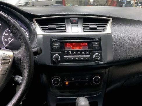 Used 2017 Nissan Sentra S image 7