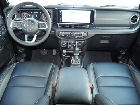 Used 2025 Jeep Wrangler Unlimited Sahara AWD/4WD image 8
