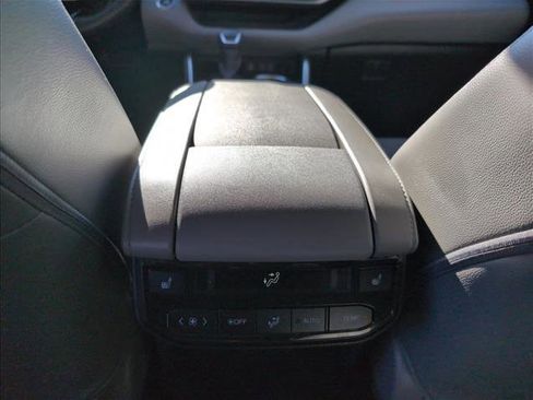 Used 2023 Toyota Highlander Platinum image 20