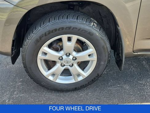 Used 2012 Toyota RAV4 4WD w/ Upgrade Value Pkg image 10