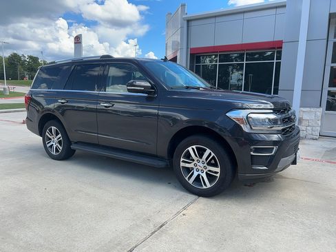Used 2024 Ford Expedition Limited AWD/4WD image 1