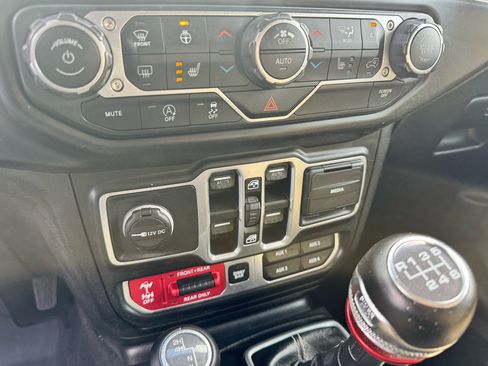 Used 2018 Jeep Wrangler Unlimited Rubicon image 27