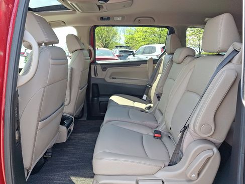 Used 2023 Honda Odyssey Touring image 10