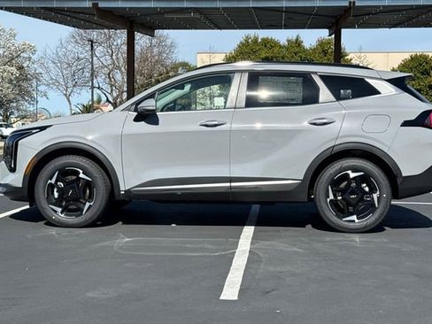 New 2026 Kia Sportage EX image 10