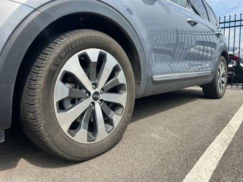 Used 2020 Kia Telluride S FWD image 4