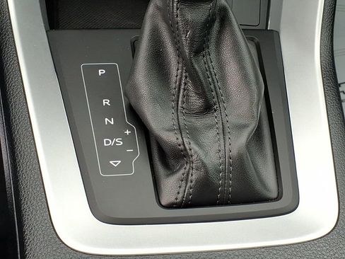 Used 2025 Audi Q3 2.0T Premium AWD/4WD image 19