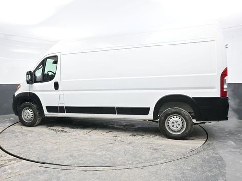 Used 2024 RAM ProMaster 2500 w/ Convenience Group FWD image 4