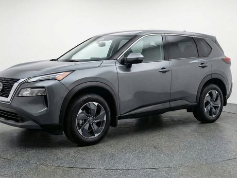 Used 2025 Nissan Rogue SV AWD/4WD image 3