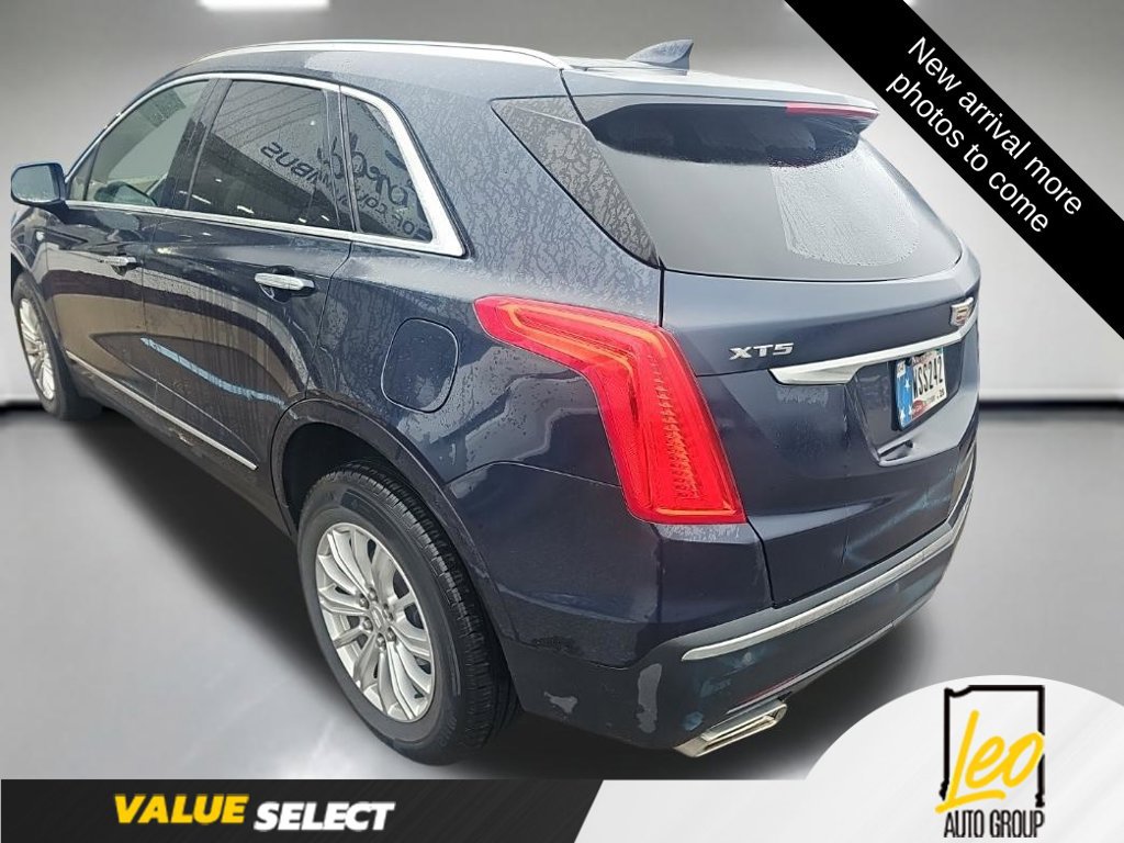 Used 2017 Cadillac XT5 FWD image 4
